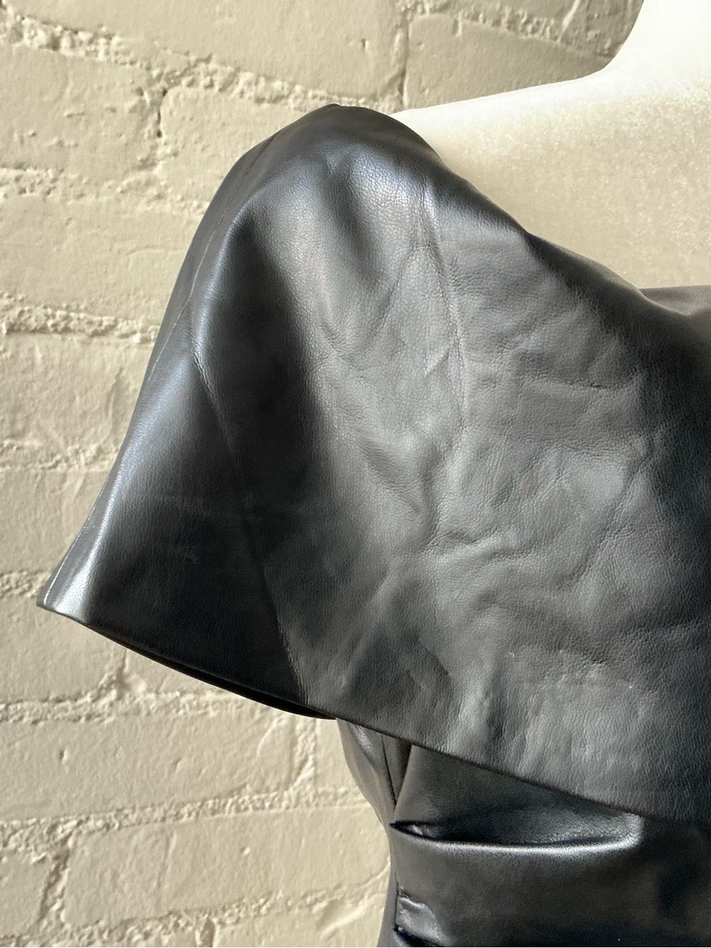 Mango Black Faux Leather Off Shoulder Top Size Large Ruched Side Party Glam NWT - Picture 10 of 15